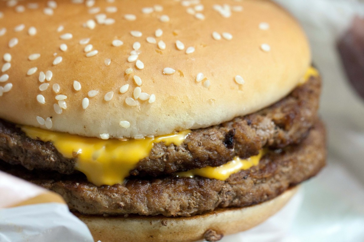 Big Mac compie 50 anni: l’hamburger più famoso del mondo festeggia così
